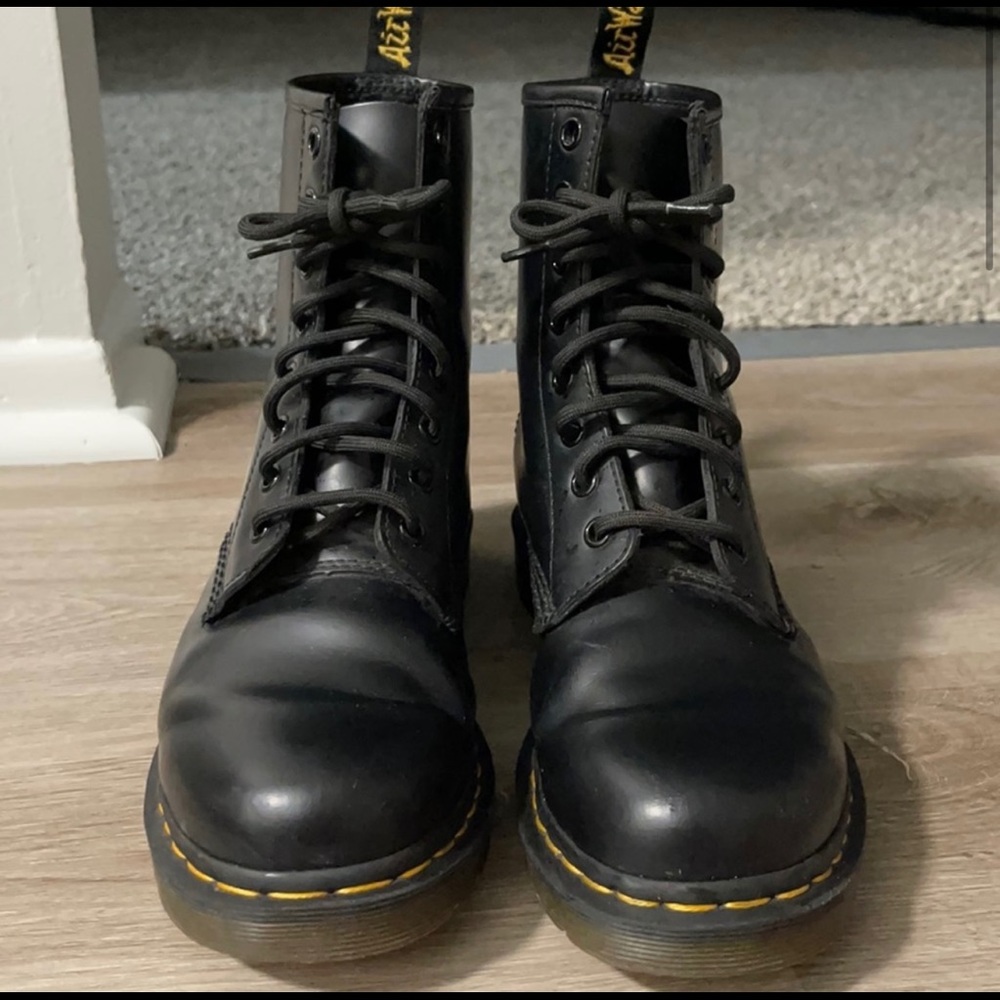 Dr.Marten combat boots!!